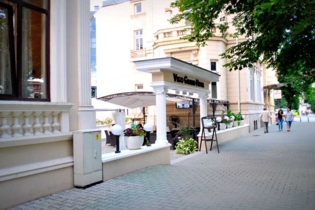 Amplasare centrală cu acces facil